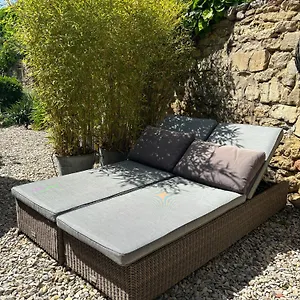 https://un-petit-coin-de-paradis-villeneuve-les-avignon.fr-provencehotel.com