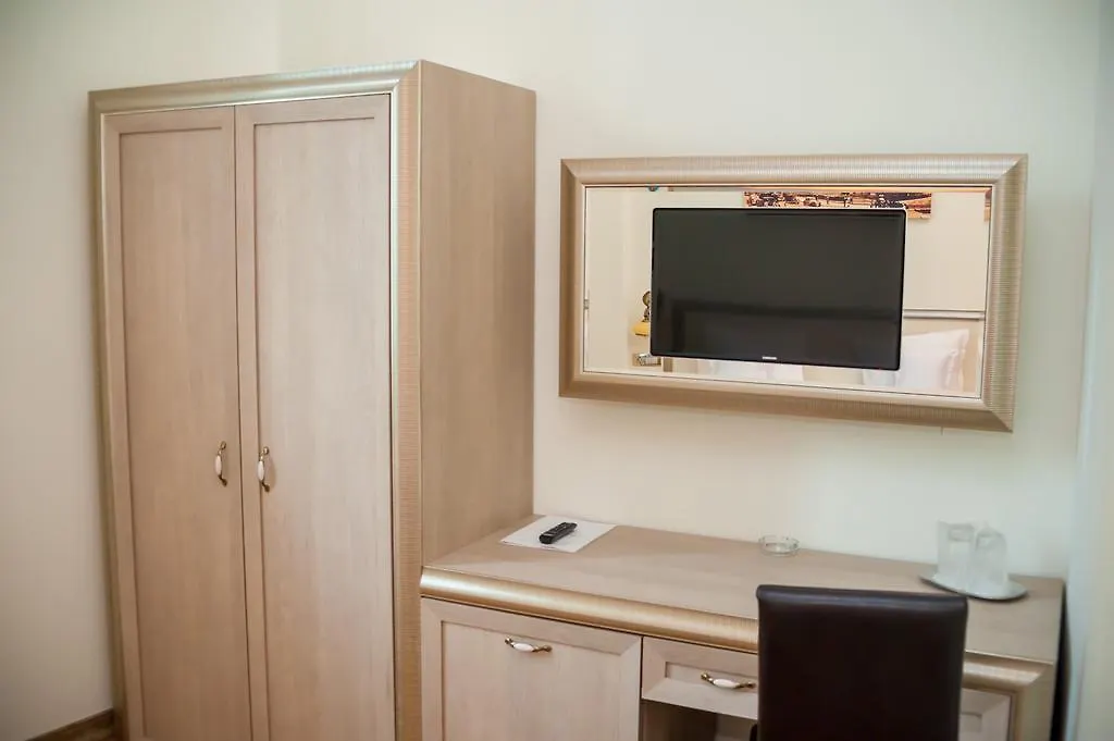 Euro Hotel Grivita Бухарест 3*,